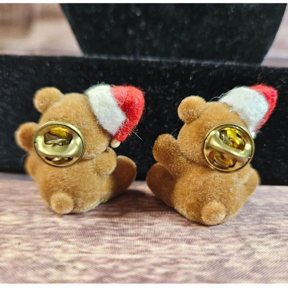 Lot of 2 World Trend Santa Bear Pins w/ Wreath, Gift and felt hats